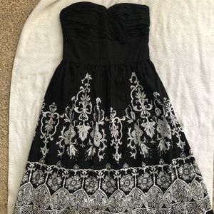 White House Black Market Black Strapless Dress with White Border Print